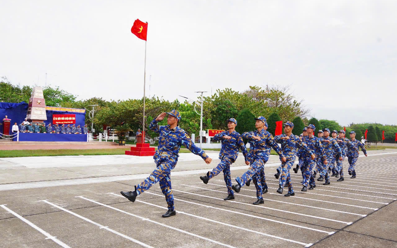 Sôi nổi ra quân huấn luyện năm 2026 trên các đảo ở Trường Sa