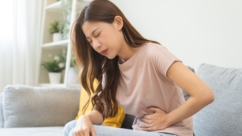 Dấu hiệu cảnh báo polyp nội mạc tử cung cần đi khám- Ảnh 3.