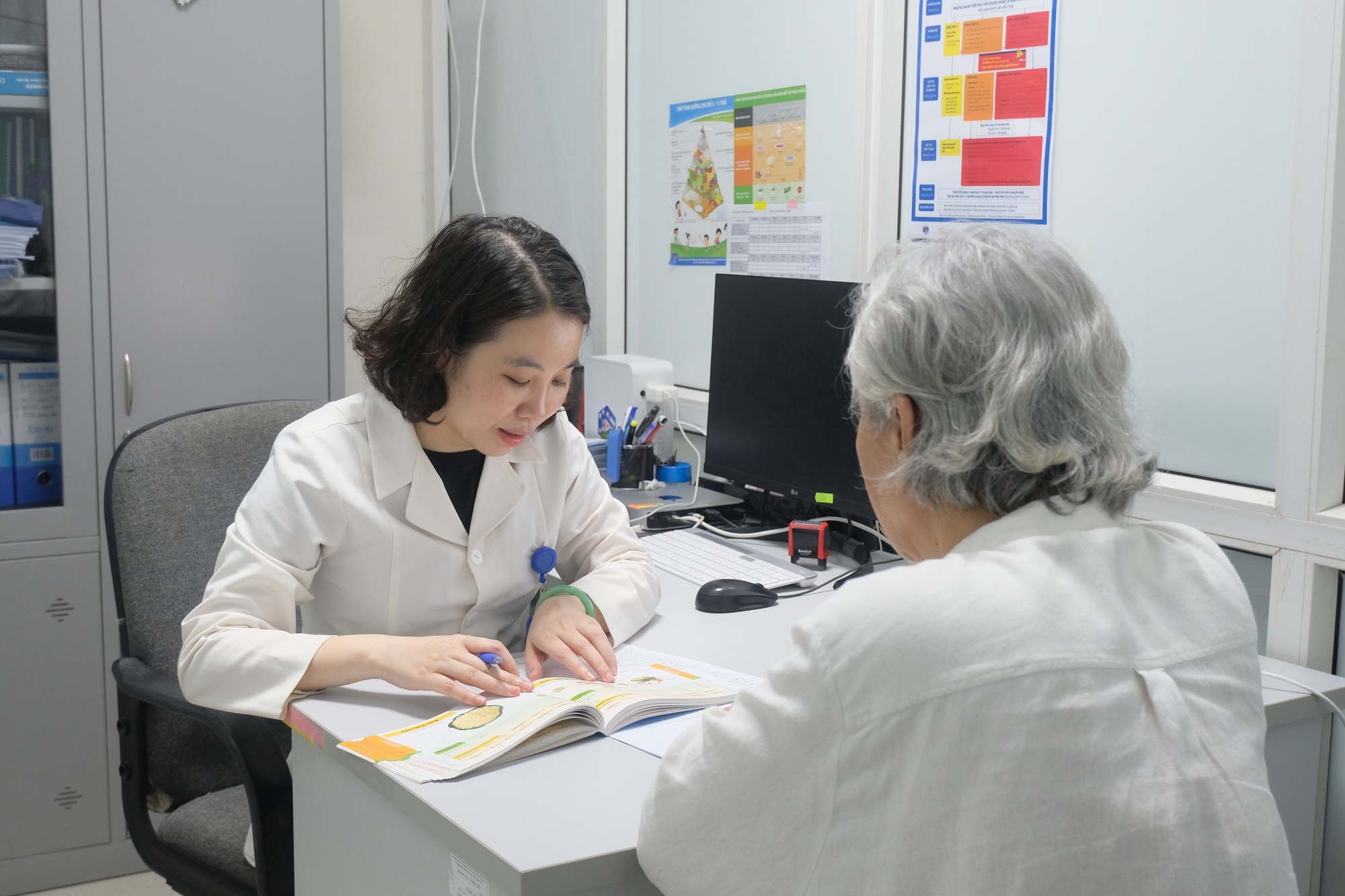 Ngày Sức khỏe toàn dân 7/4: Bí quyết sống khỏe, sống thọ cho người cao tuổi- Ảnh 1.