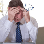 Cần làm gì khi bị đau đầu căng thẳng?