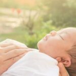 Phân biệt mồ hôi trộm sinh lý và bệnh lý ở trẻ