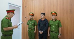 Chỉ vay 20 triệu, người phụ nữ gánh nợ 400 triệu vì ‘phí dịch vụ’, ‘tiền cà phê’ và đáo hạn dây chuyền