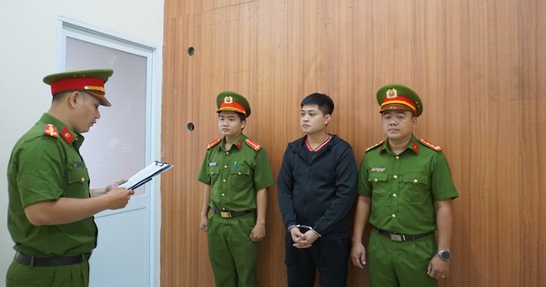 Chỉ vay 20 triệu, người phụ nữ gánh nợ 400 triệu vì ‘phí dịch vụ’, ‘tiền cà phê’ và đáo hạn dây chuyền