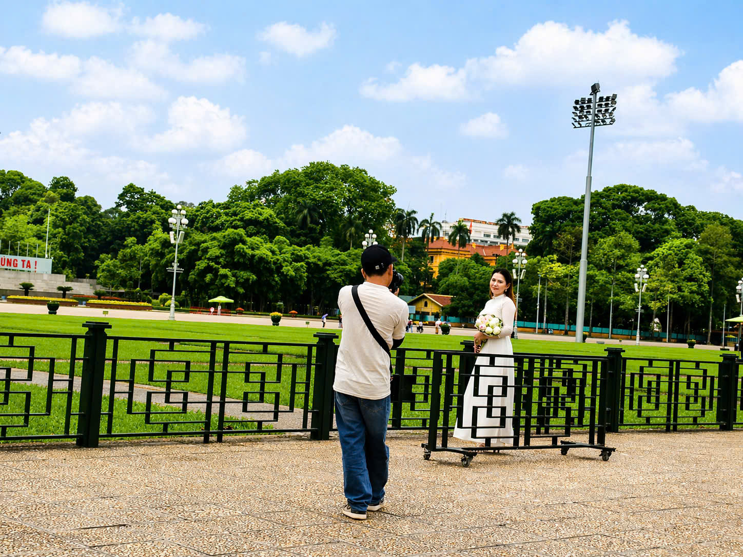 Từ Quảng Ninh ra Hà Nội 'check-in' 30/4 để tìm khoảnh khắc tự hào- Ảnh 3.
