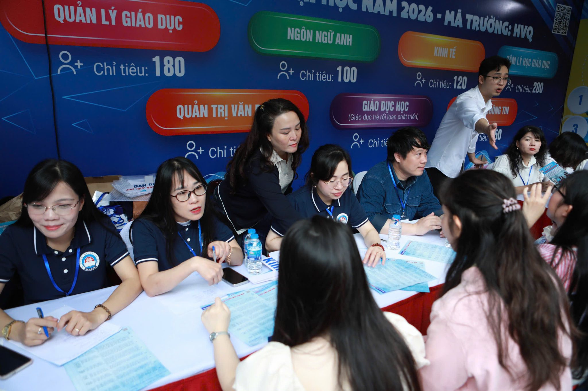 Rào cản học hàm và công bố quốc tế có thể làm 'hẹp cửa' đào tạo nhân lực cao- Ảnh 1.