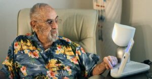 Những ‘chìa khóa công nghệ’ giúp người cao tuổi an tâm dưỡng già