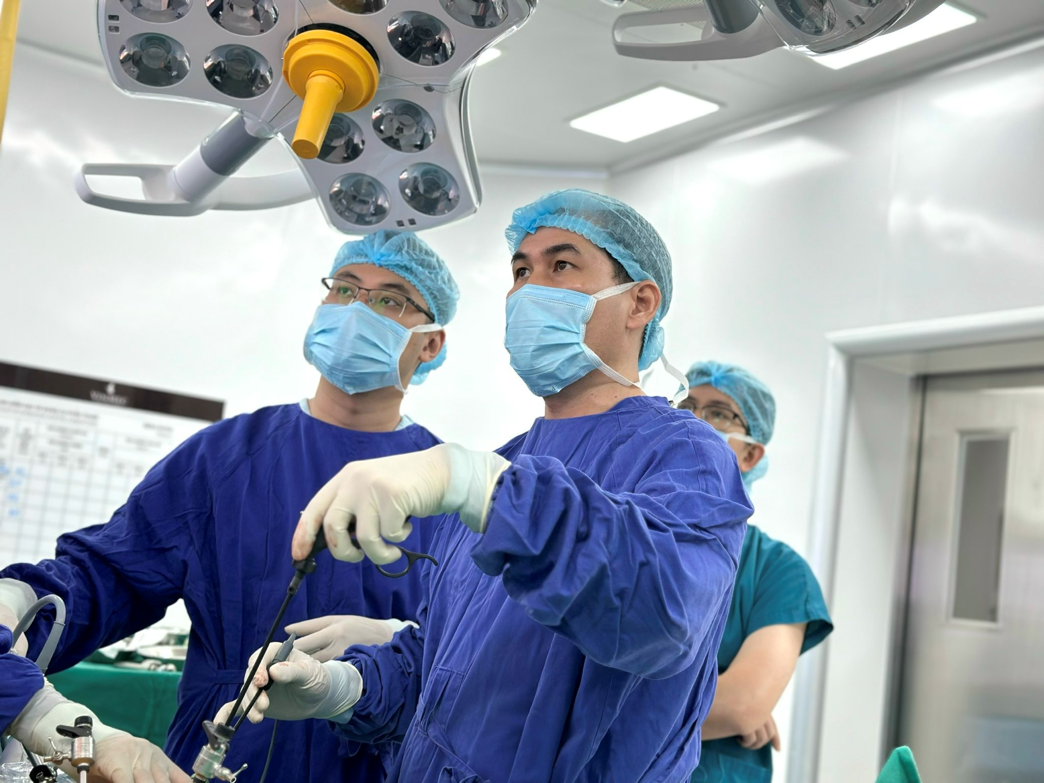 Vinmec Hạ Long xử lý thành công ca bệnh tiêu hóa phức tạp hiếm gặp- Ảnh 1.