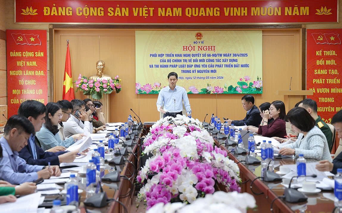 Thúc đẩy hoàn thiện thể chế về phụ cấp đặc thù, hỗ trợ hàng tháng để tăng cường chính sách đãi ngộ nhân lực y tế- Ảnh 8.