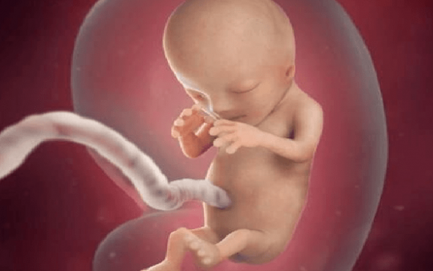 Mẹ bầu cần nhận biết dấu hiệu nghi ngờ nước ối ít