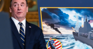 Hé lộ ‘giấc mơ’ của Tổng thống Trump khiến Bộ trưởng Hải quân mất chức