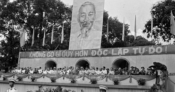 Tầm nhìn chiến lược và dự báo thiên tài của Chủ tịch Hồ Chí Minh về ngày thống nhất đất nước