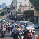 Giao thông cửa ngõ tăng nhiệt, sân bay Tân Sơn Nhất chạm ngưỡng cao điểm chiều 29/4