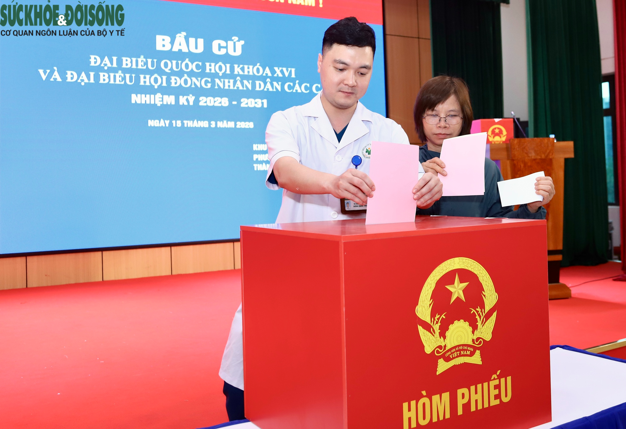 Đưa hòm phiếu tới bệnh viện: Những lá phiếu tín nhiệm từ giường bệnh- Ảnh 3.