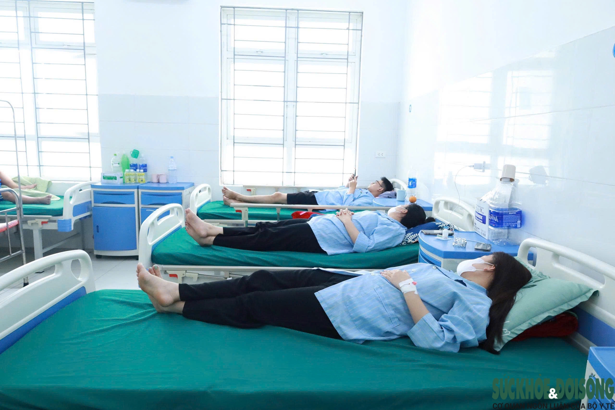 Vụ ngộ độc nghi ăn bánh mì ở Nghệ An: Thêm nhiều người nhập viện- Ảnh 2.