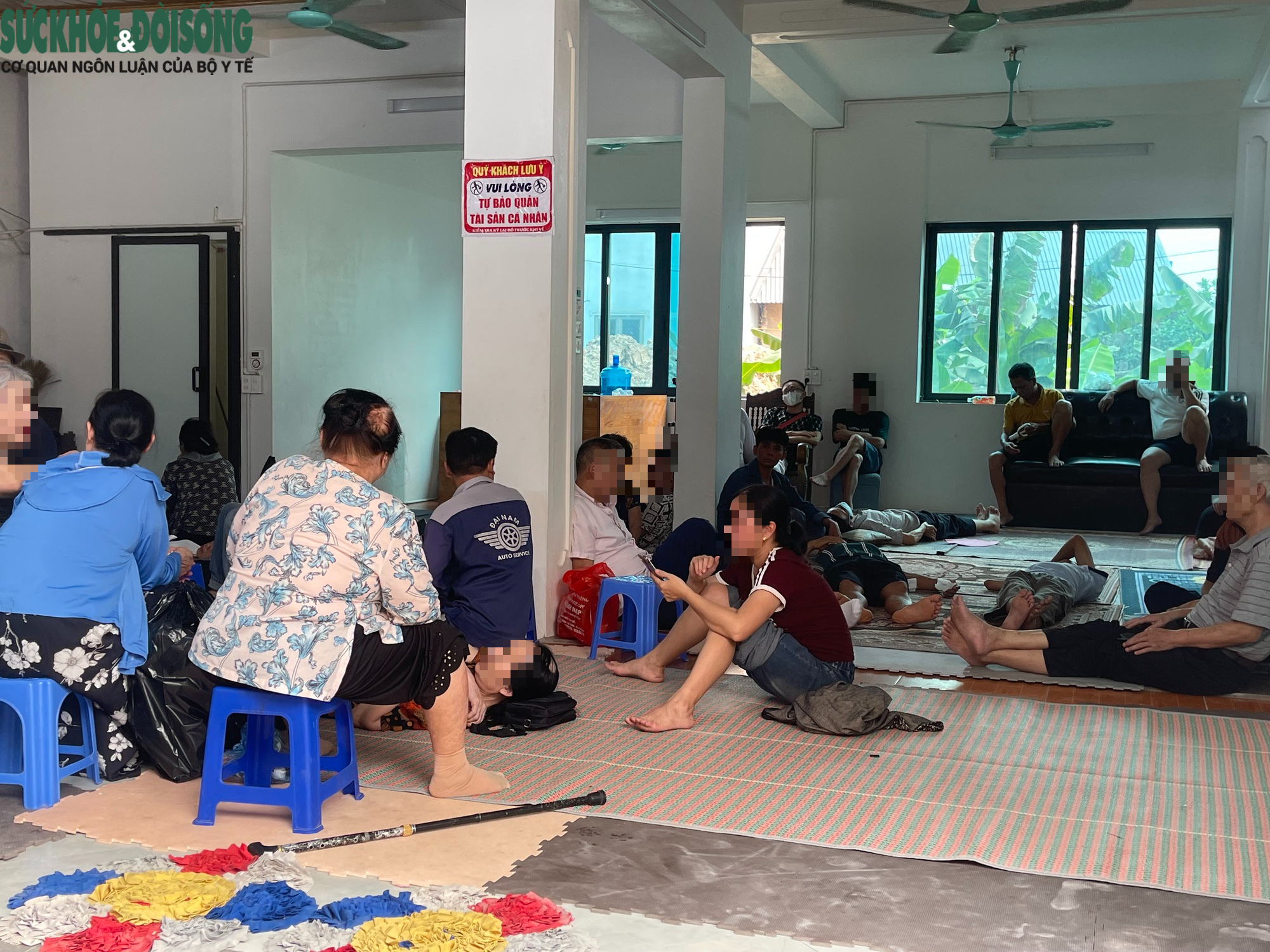 Mục sở thị cơ sở chữa bách bệnh bằng... 'giác hơi hút máu' ở Hà Nội- Ảnh 3.