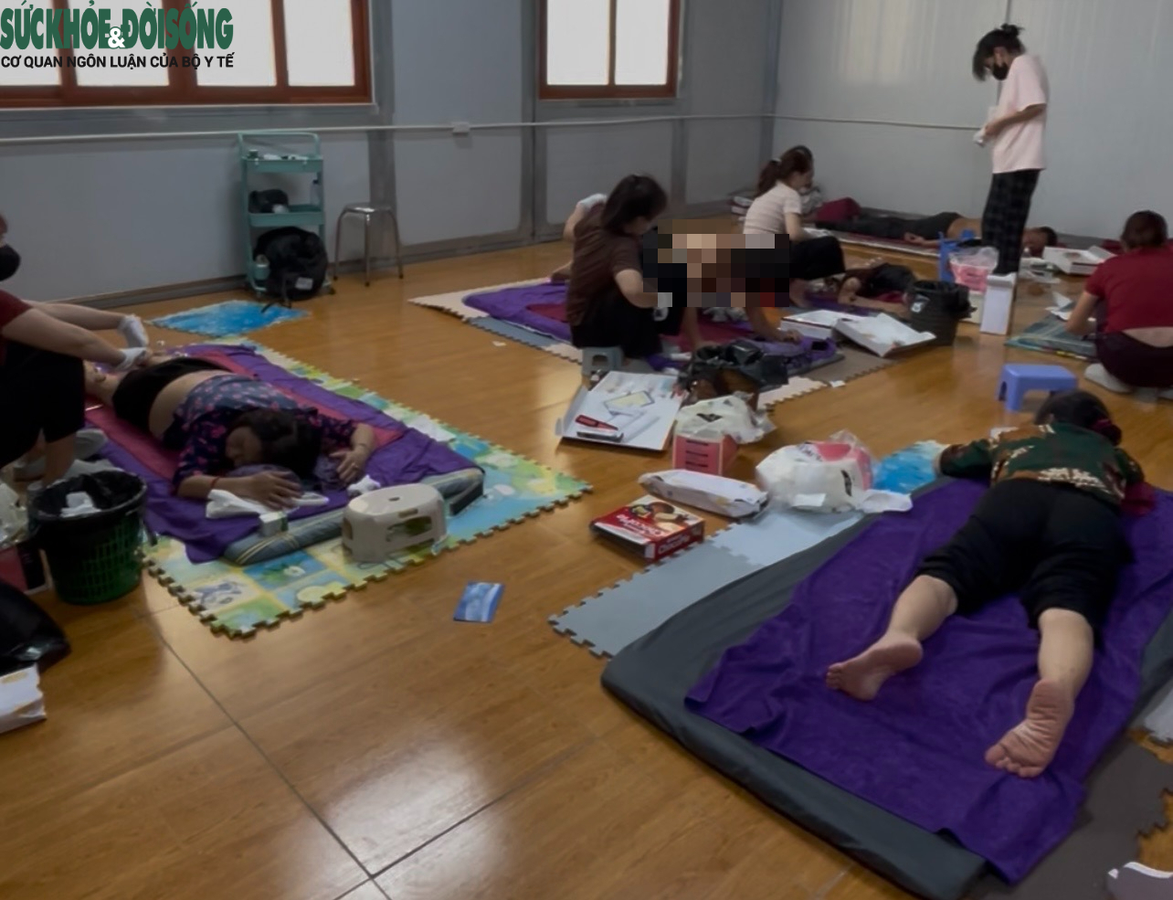 Mục sở thị cơ sở chữa bách bệnh bằng... 'giác hơi hút máu' ở Hà Nội- Ảnh 9.