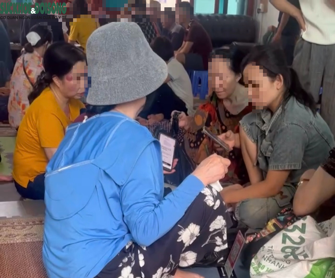 Mục sở thị cơ sở chữa bách bệnh bằng... 'giác hơi hút máu' ở Hà Nội- Ảnh 12.