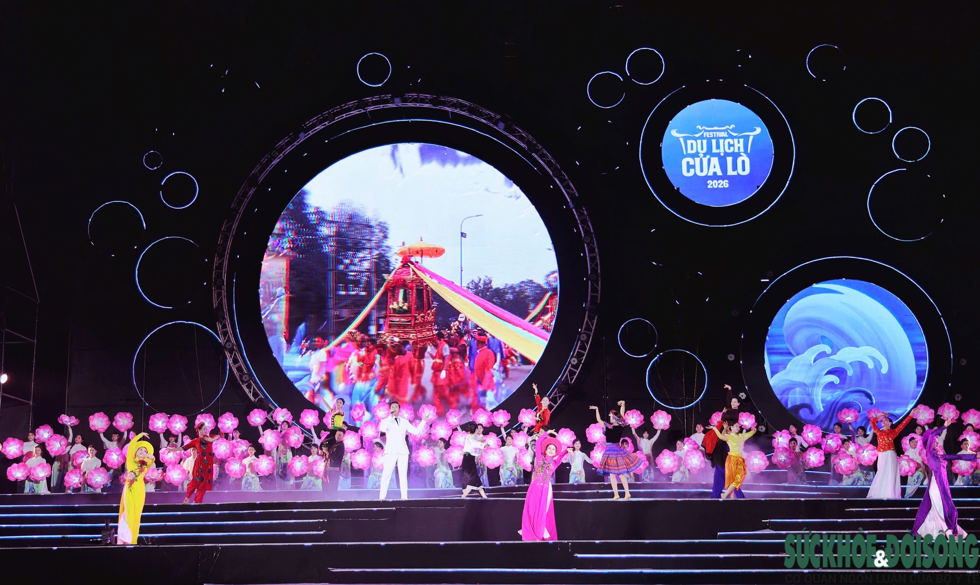 Festival biển Cửa Lò sôi động với 'Bốn mùa biển gọi'- Ảnh 1.