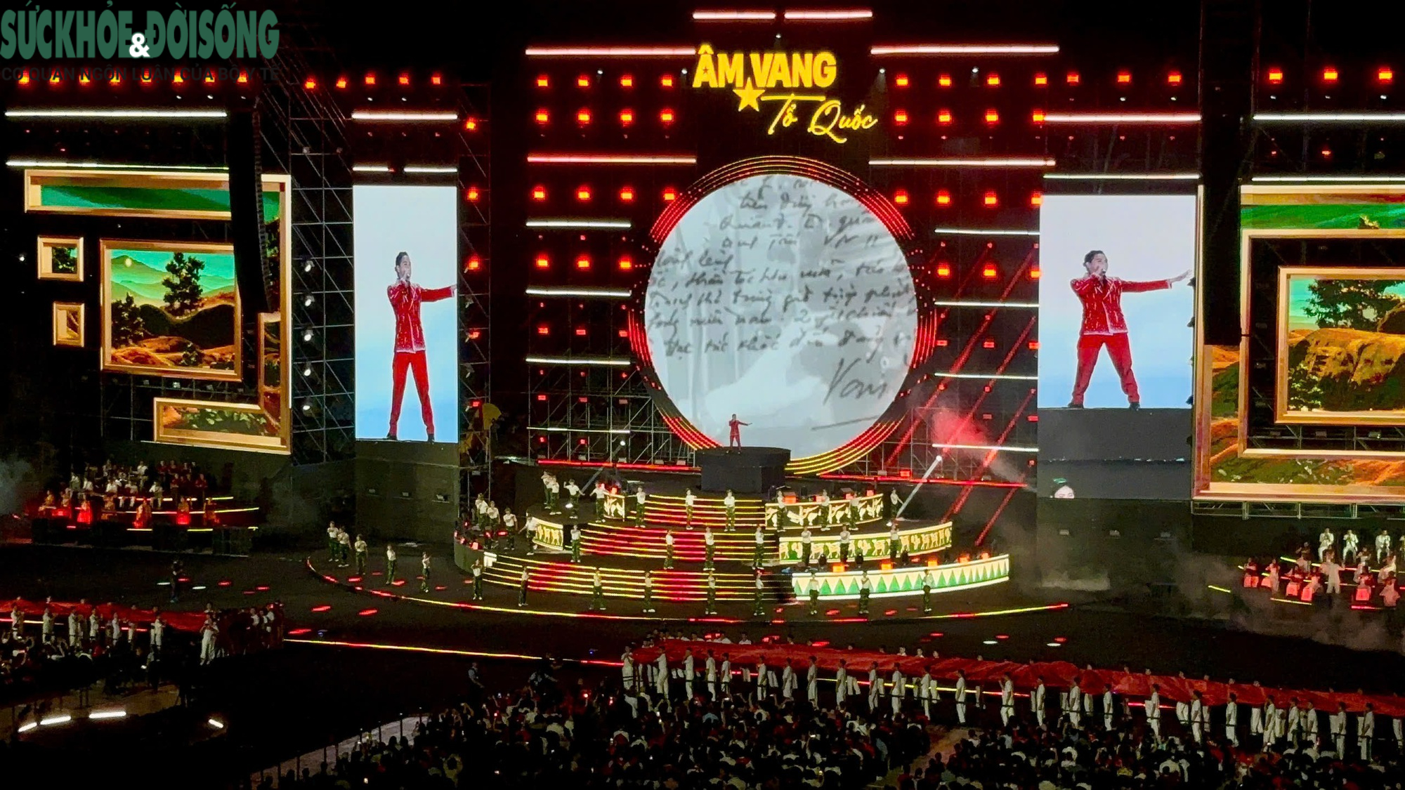 Những tiết mục đặc sắc tại 'Âm vang Tổ quốc' khiến khán giả không rời mắt- Ảnh 11.