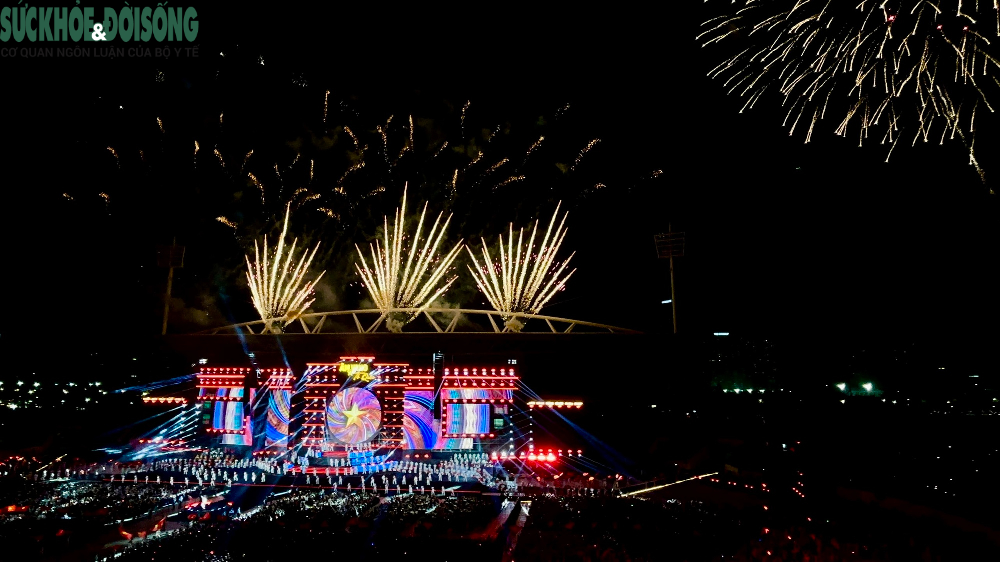 Những tiết mục đặc sắc tại 'Âm vang Tổ quốc' khiến khán giả không rời mắt- Ảnh 13.