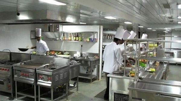 Siết quản lý, tăng cường hậu kiểm an toàn thực phẩm để bảo vệ sức khoẻ người dân từ bữa ăn hằng ngày- Ảnh 2.