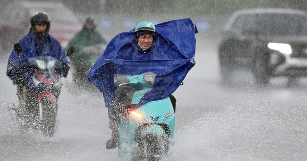 Cảnh báo mưa dông, lốc sét nhiều khu vực chiều tối và đêm nay