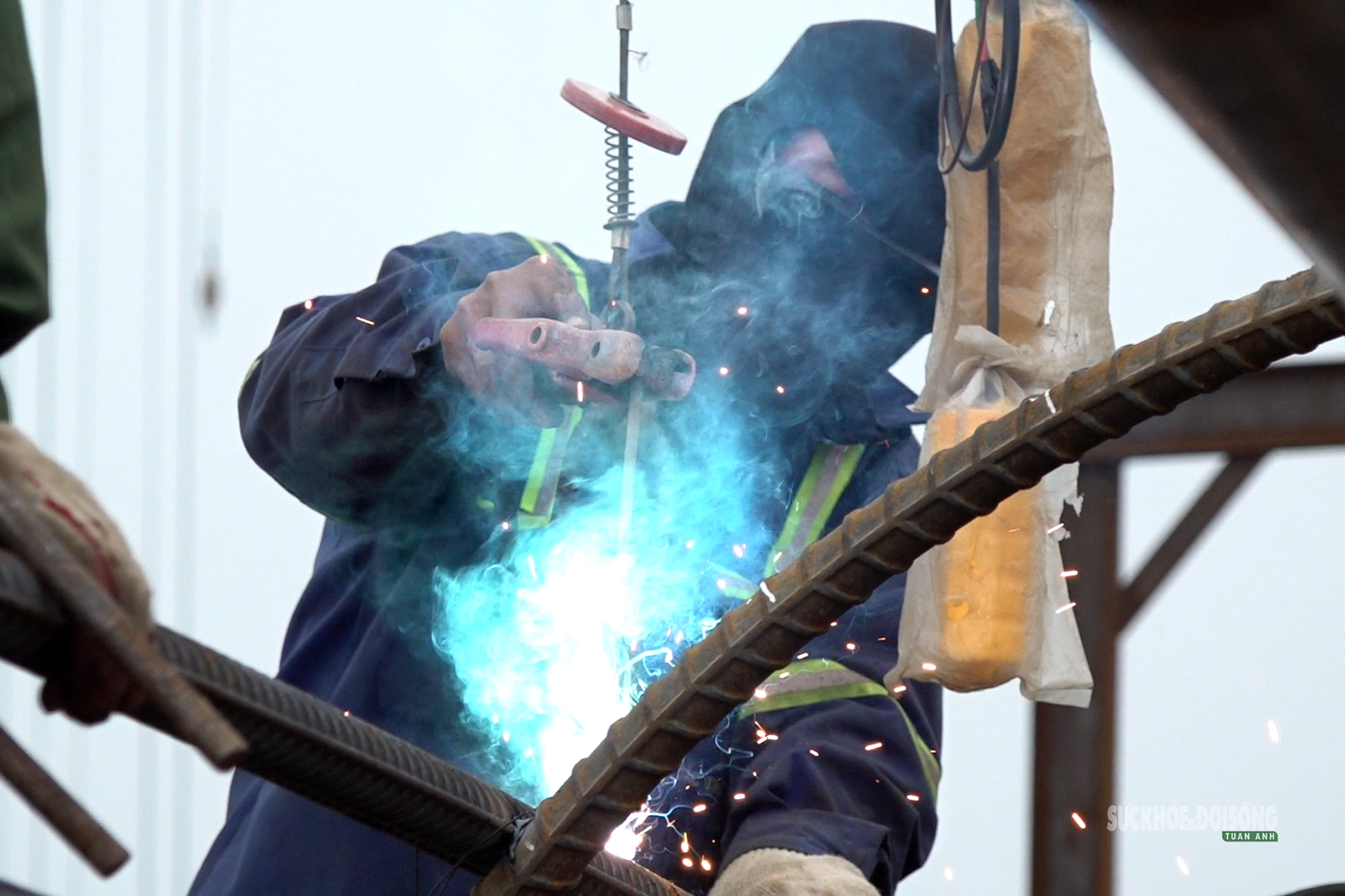 Cầu Ngọc Hồi hối hả thi công nối đôi bờ Hà Nội - Hưng Yên- Ảnh 4.