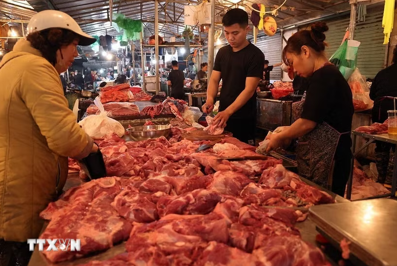 Hà Nội dự kiến xây mới, xây lại 108 chợ, giải tỏa tất cả các 'chợ cóc'- Ảnh 1.