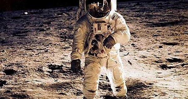 Vì sao các nhà du hành không hạ cánh xuống Mặt Trăng trong lần khám phá vũ trụ lần này?