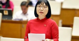 Thịt lợn bẩn ‘chễm chệ’ trong bữa ăn học đường báo động an toàn xã hội