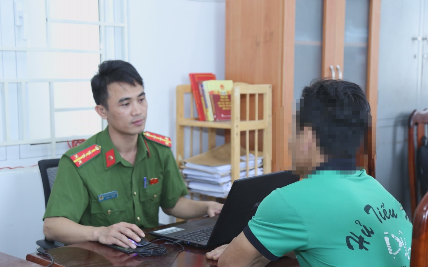 Đồng Nai: Bắt tạm giam người đàn ông dâm ô cháu của vợ