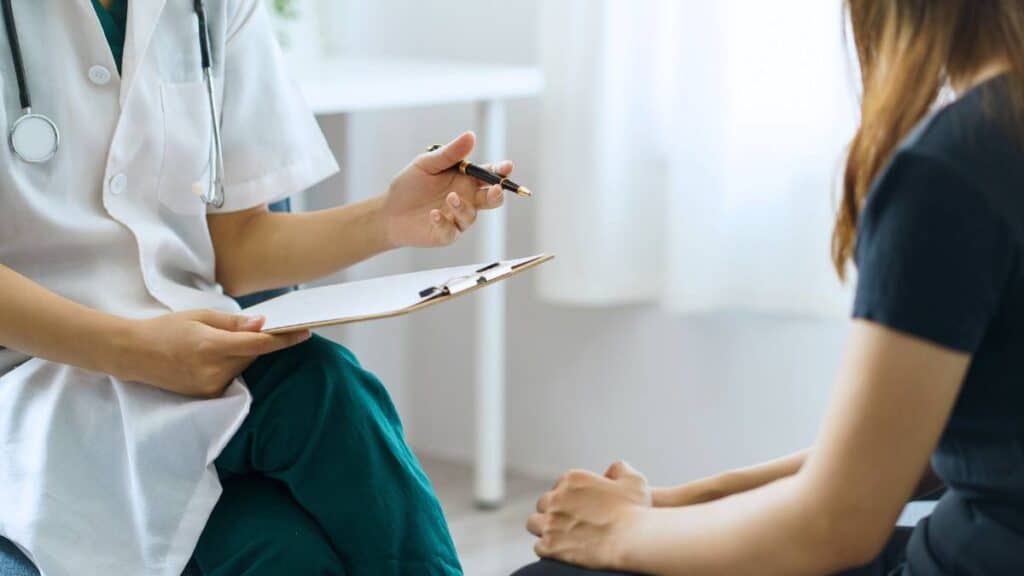 Đau bụng kinh, khi nào là dấu hiệu lạc nội mạc tử cung?- Ảnh 3.