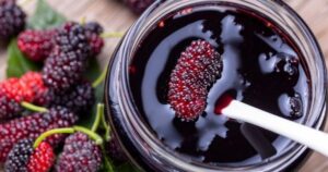 3 nhóm người không nên uống nước dâu tằm