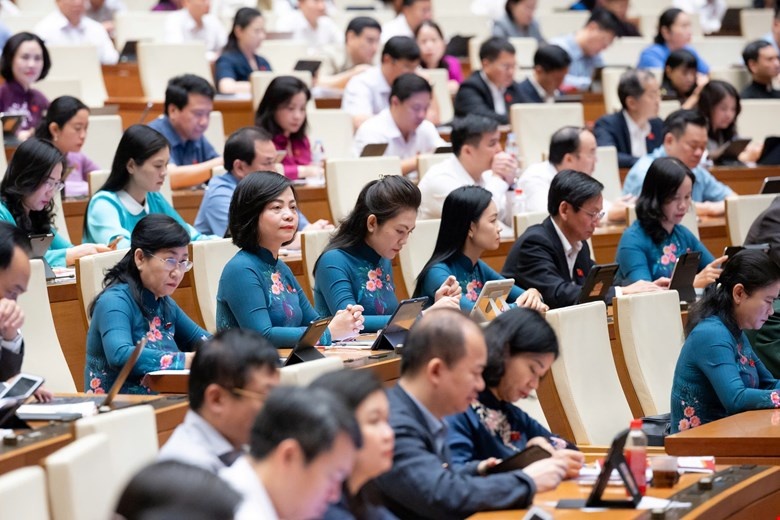 Sớm sắp xếp thôn, tổ dân phố, ban hành chế độ cho lực lượng không chuyên trách- Ảnh 2.