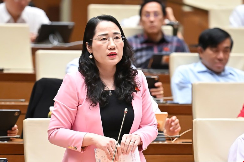 ĐBQH: Miễn học phí, nhưng gánh nặng lại chuyển sang các khoản thu học liên kết- Ảnh 1.