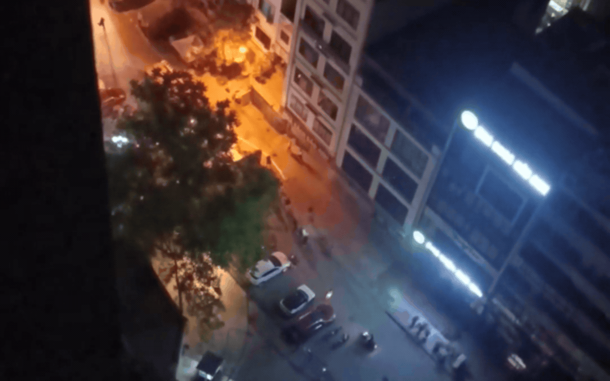 Cháy lớn tại Đông Anh: Nghi cháy hóa chất, khói lửa bốc cao- Ảnh 1.