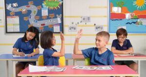 Đừng chỉ quan tâm con ăn gì, hãy hỏi ‘hôm nay con đã uống đủ nước chưa?’