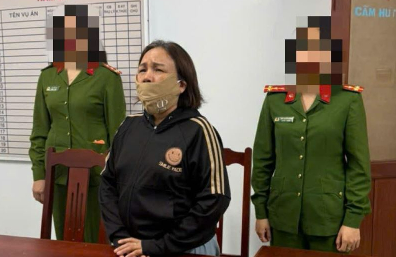 Khởi tố nữ chủ quán bán cà phê giả- Ảnh 1.