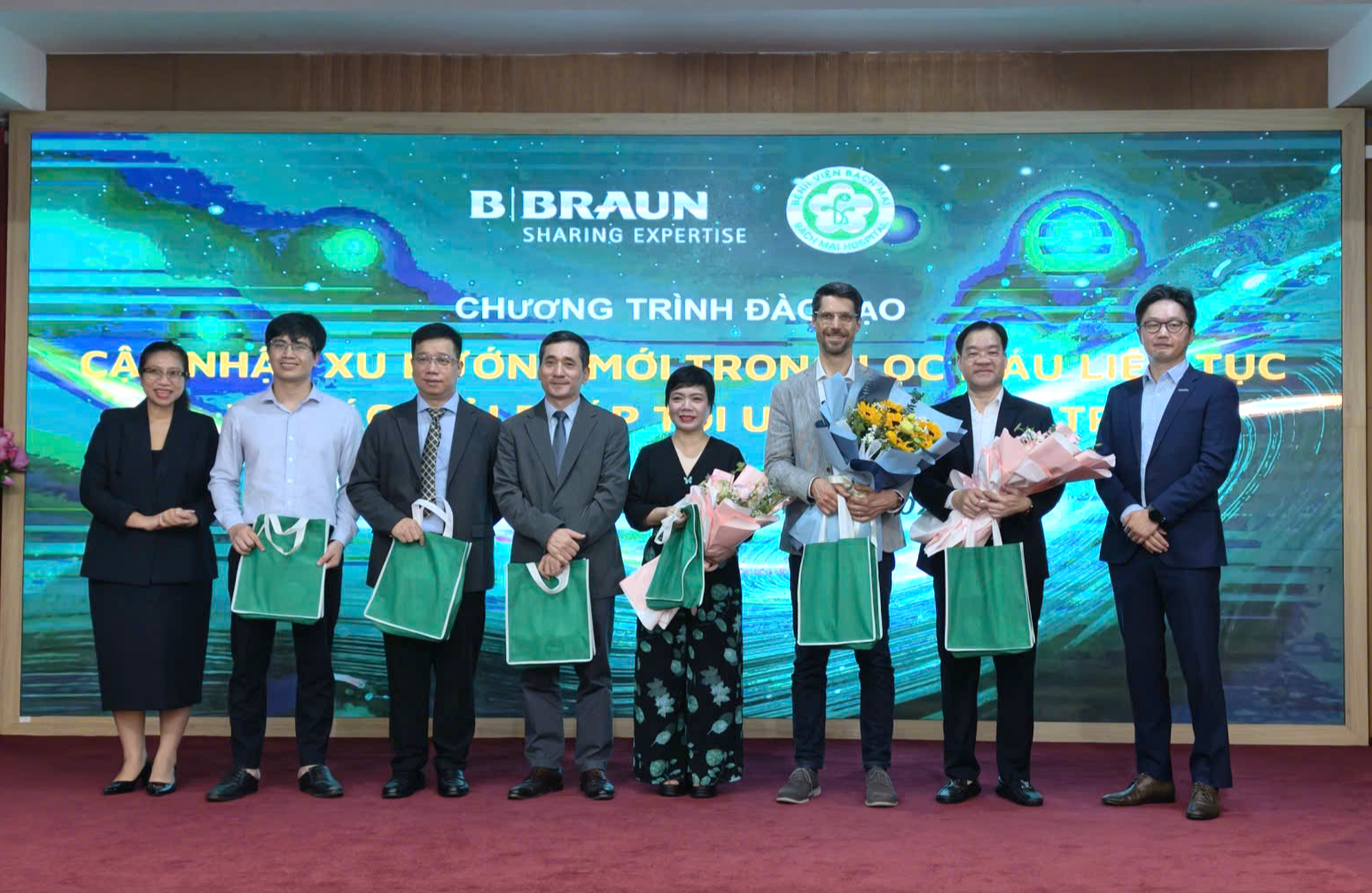 Nhiều bệnh nhân hồi sức nguy cơ suy thận, lọc máu liên tục cần làm sớm, không chờ 'giai đoạn muộn'- Ảnh 3.