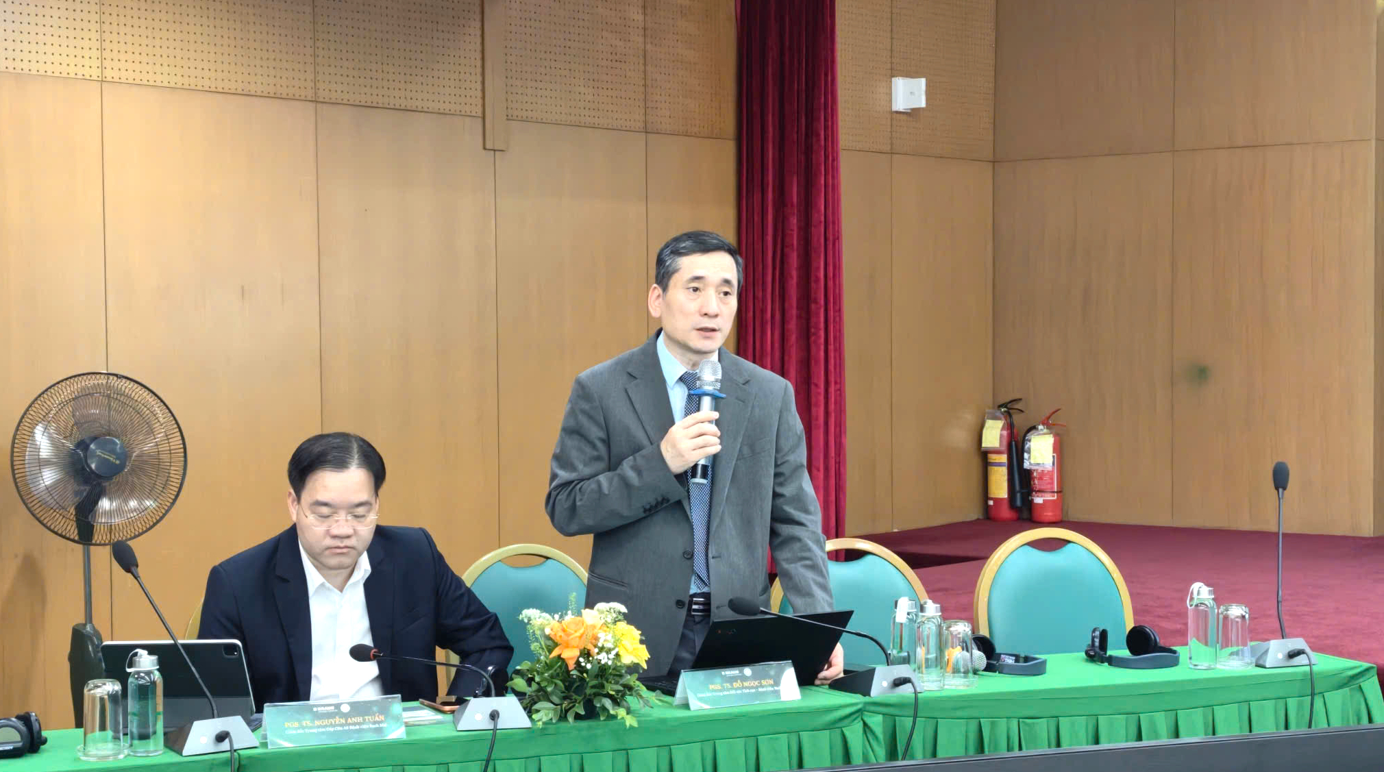 Nhiều bệnh nhân hồi sức nguy cơ suy thận, lọc máu liên tục cần làm sớm, không chờ 'giai đoạn muộn'- Ảnh 1.