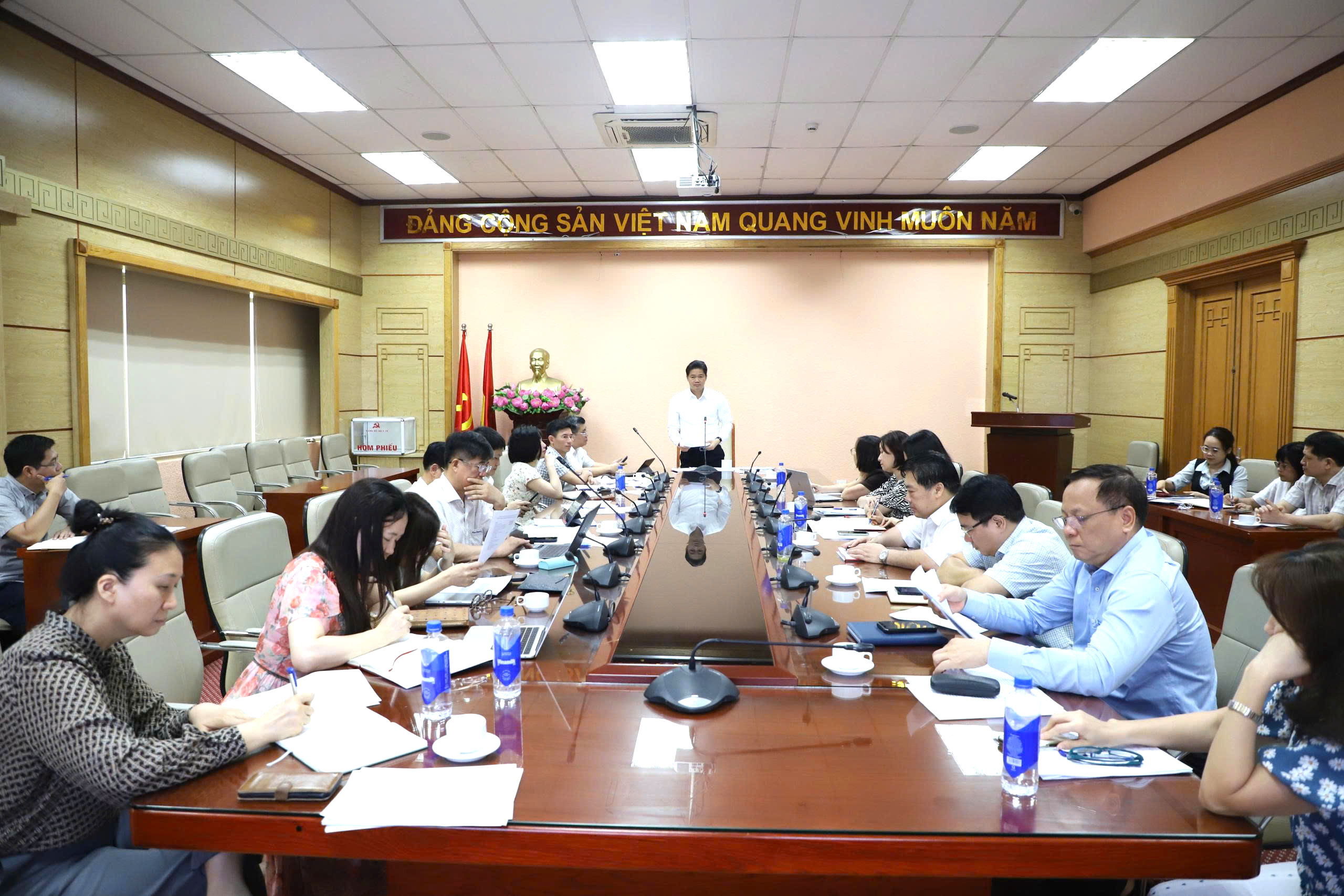 Thúc đẩy hoàn thiện Thông tư quy định mức khoán chi của ngành y tế- Ảnh 5.