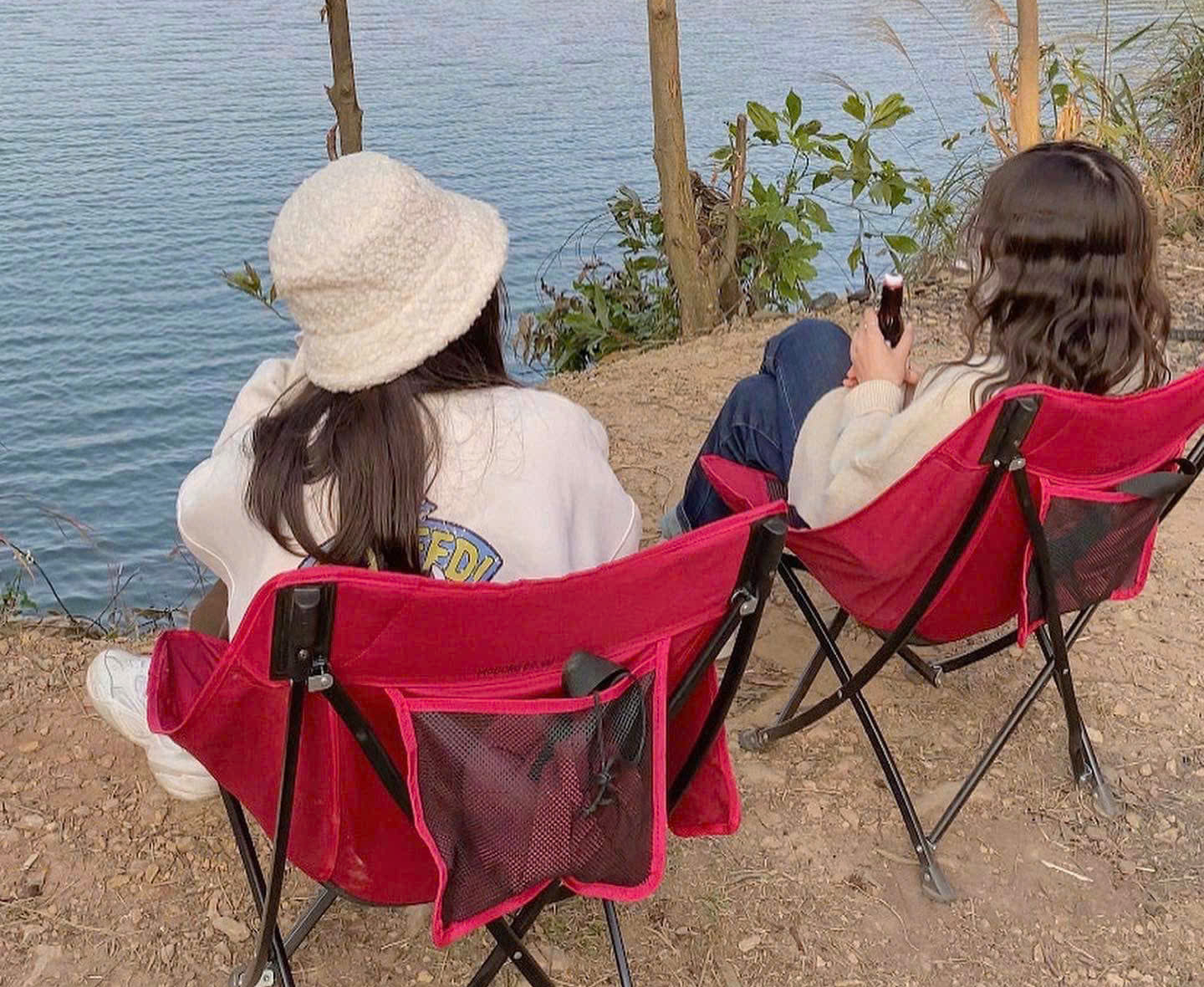 Nghỉ lễ ở nhà thấy bạn bè tụ tập, du lịch: Vì sao nhiều người trẻ dễ chạnh lòng?- Ảnh 2.