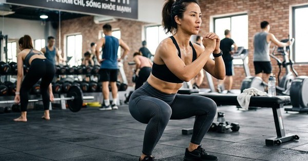 Plank hay squat giúp giảm mỡ bụng tốt hơn?
