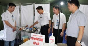 11 tổ y tế túc trực tại Đền Hùng, sẵn sàng hỗ trợ người dân