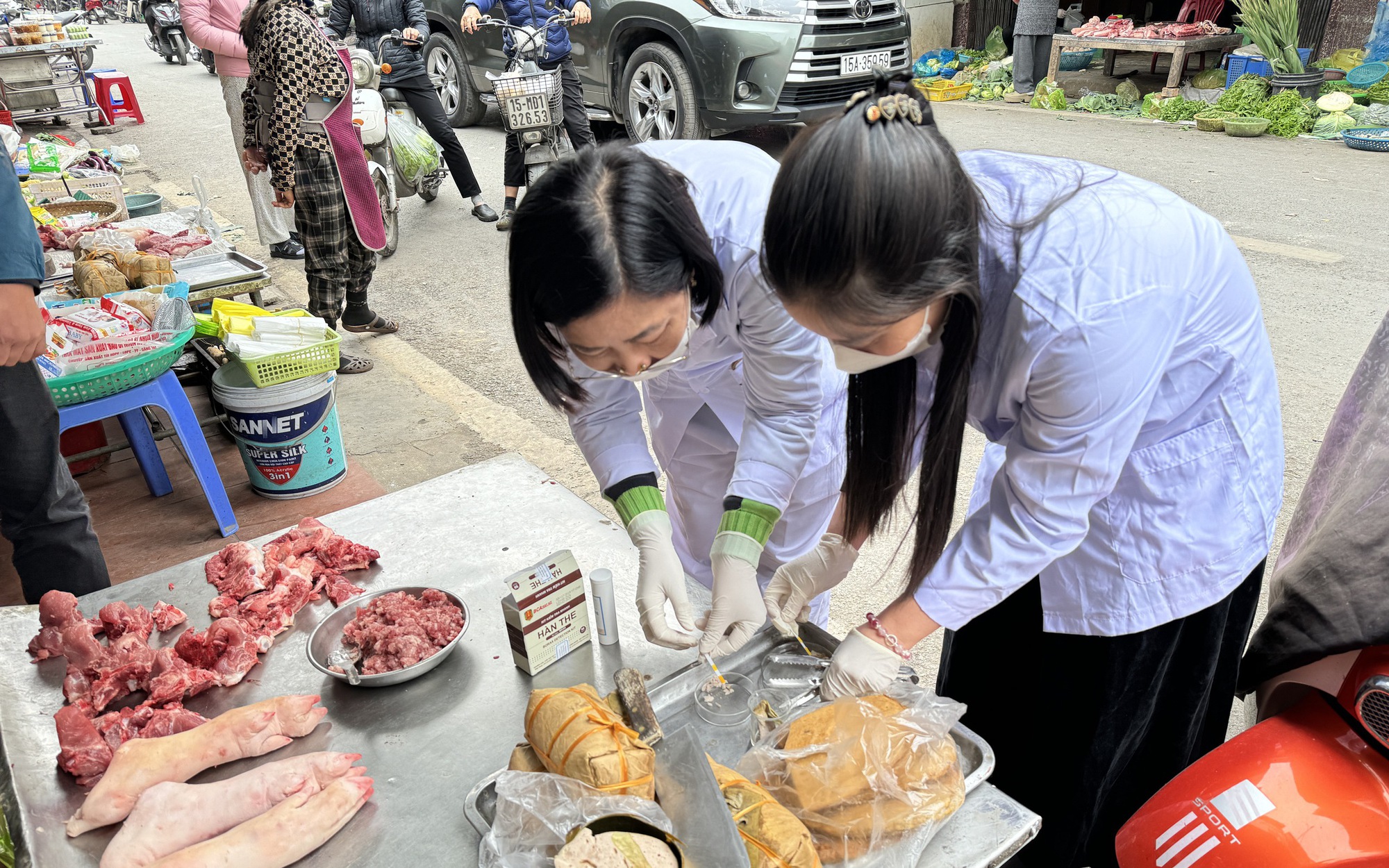 Những món ăn đường phố dễ gây ngộ độc nhất - Ảnh 3.