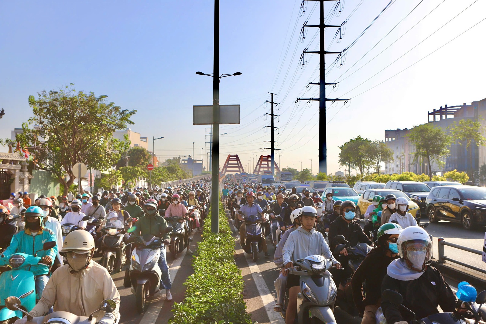 TPHCM tiến tới hạn chế những phương tiện giao thông không đáp ứng tiêu chuẩn khí thải- Ảnh 1.