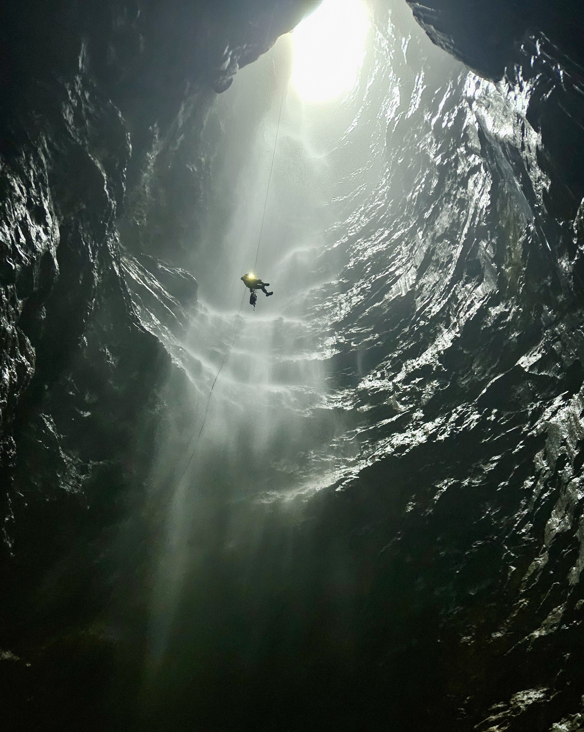 Tại sao hang Chả Nghéo là thách thức lớn với người từng khám phá hàng trăm hang động?- Ảnh 2.