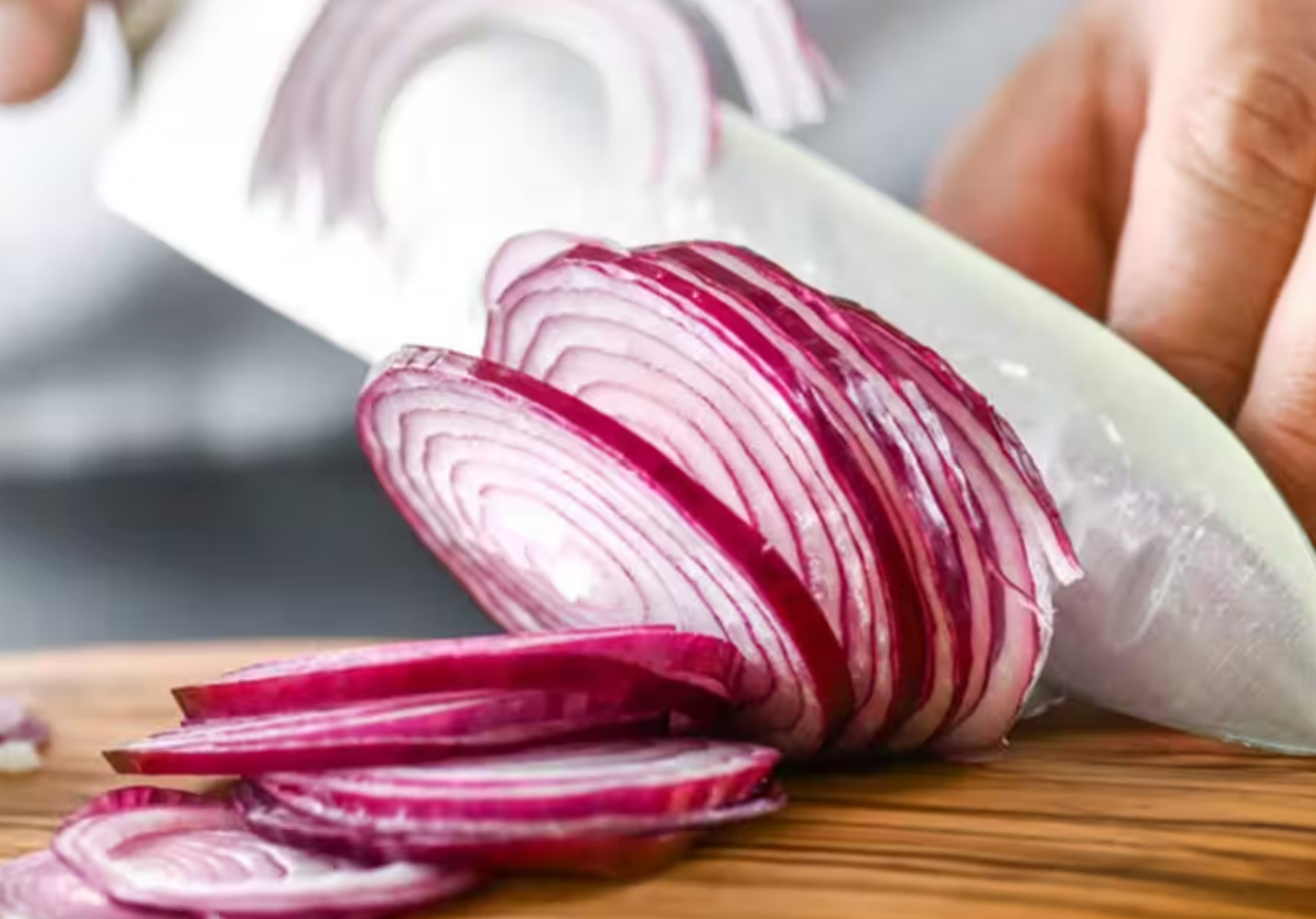 5 lợi ích khi ăn hành tây sống vào mùa hè- Ảnh 1.