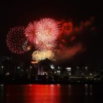 Ngắm pháo hoa rực sáng bầu trời Mỹ Đình trong đêm ‘Âm vang Tổ quốc’