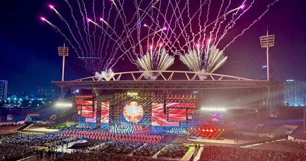 Những tiết mục đặc sắc tại ‘Âm vang Tổ quốc’ khiến khán giả không rời mắt